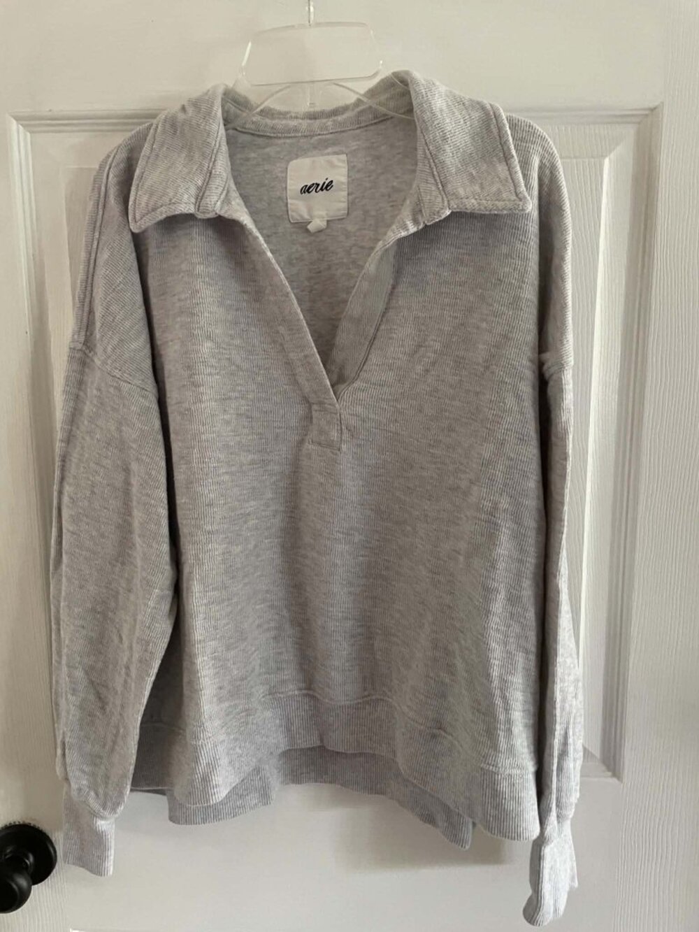 Aerie V Split Neck Henley Gray Long Sleeved Top Shirt Collar Small S Very Good